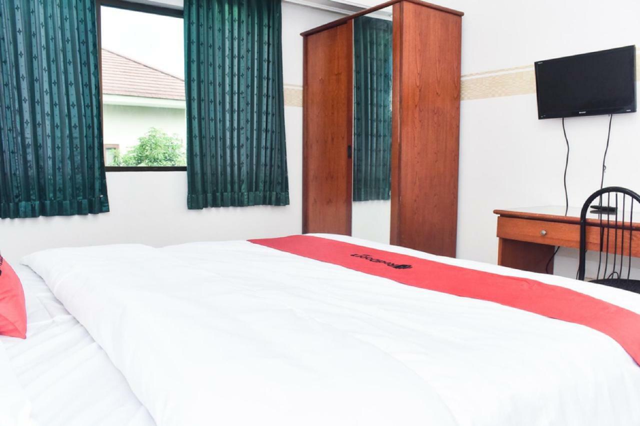 Reddoorz Near Lenmarc Mall Surabaya Pradahkalikendal Exterior photo